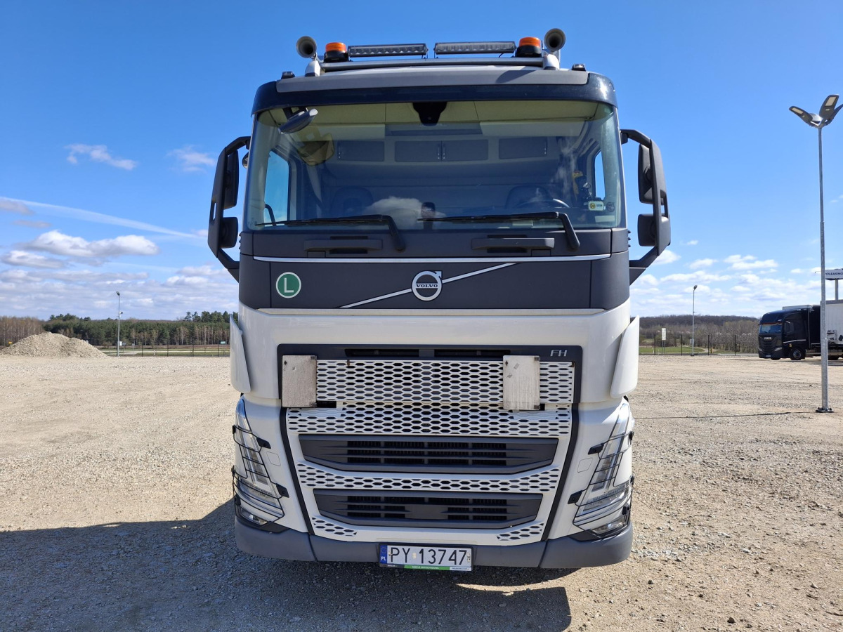 VOLVO FH 500 CIĄGNIK SIODŁOWY - Мултилифт с кука камион: снимка 3 VOLVO FH 500 CIĄGNIK SIODŁOWY - Мултилифт с кука камион: снимка 3