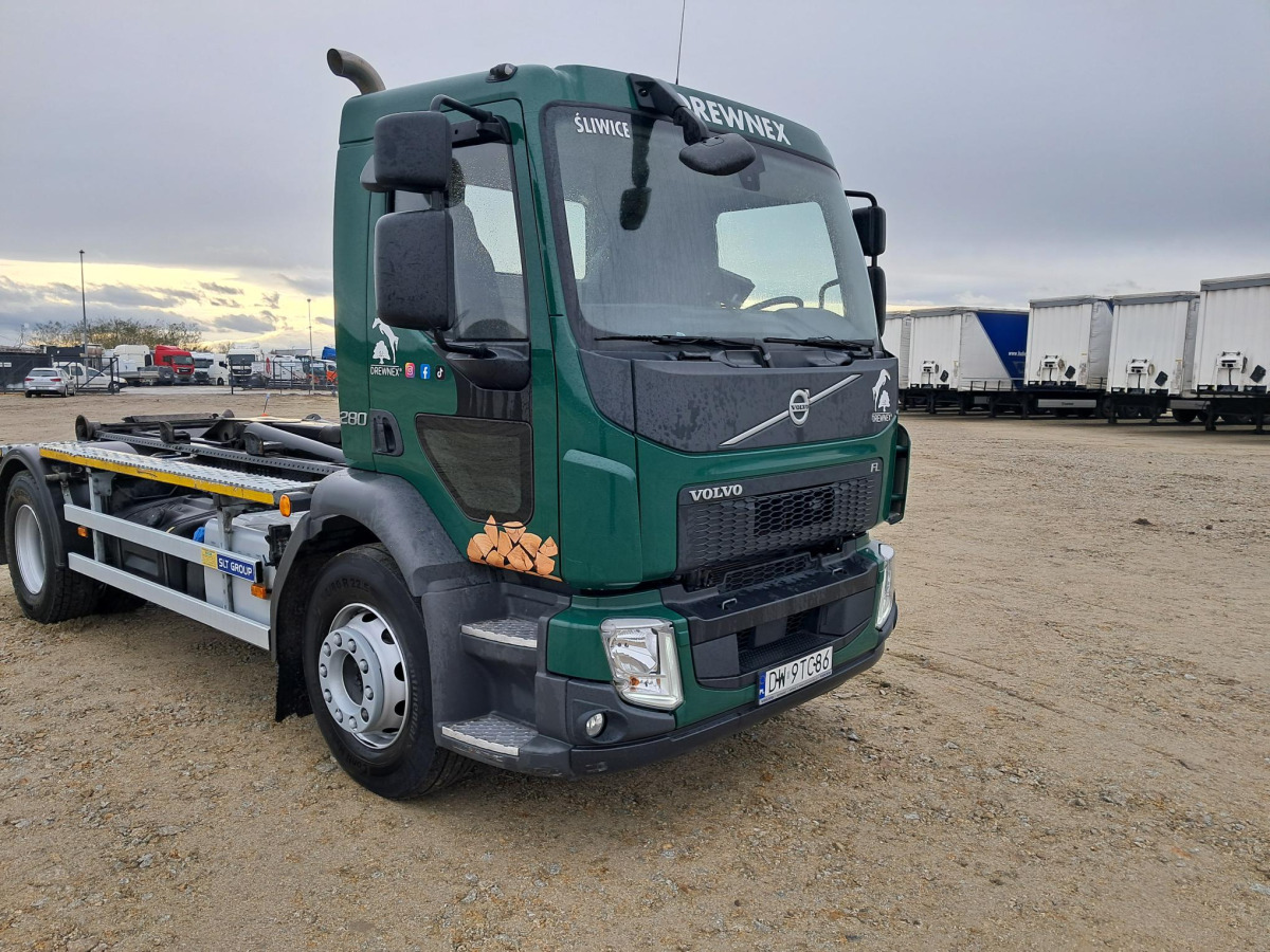 VOLVO FL - Мултилифт с кука камион: снимка 1 VOLVO FL - Мултилифт с кука камион: снимка 1