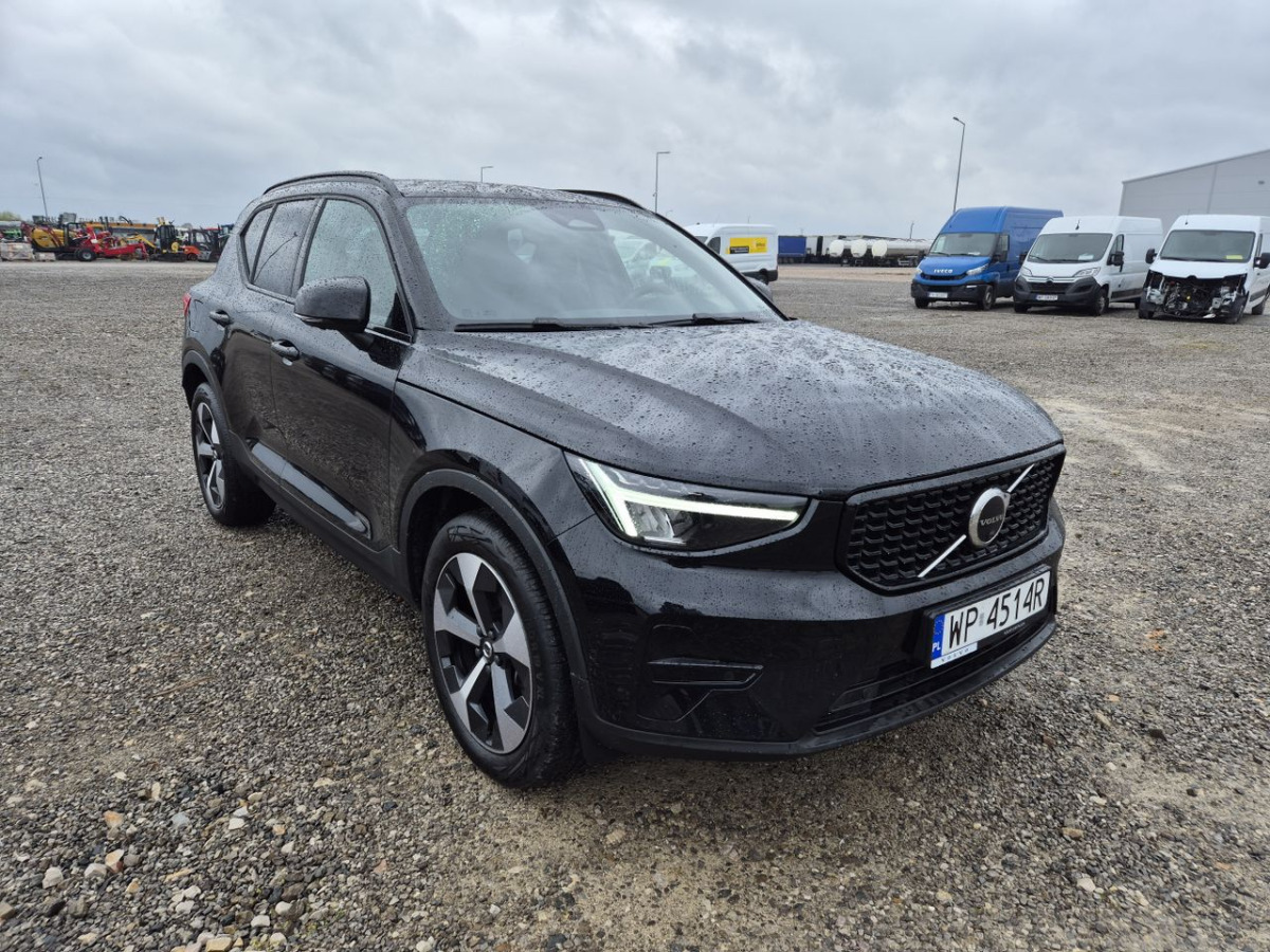 VOLVO XC40 SUV - Джип: снимка 1 VOLVO XC40 SUV - Джип: снимка 1