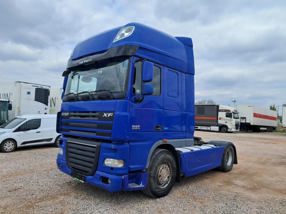 DAF XF CIĄGNIK SIODŁOWY - Влекач: снимка 3 DAF XF CIĄGNIK SIODŁOWY - Влекач: снимка 3