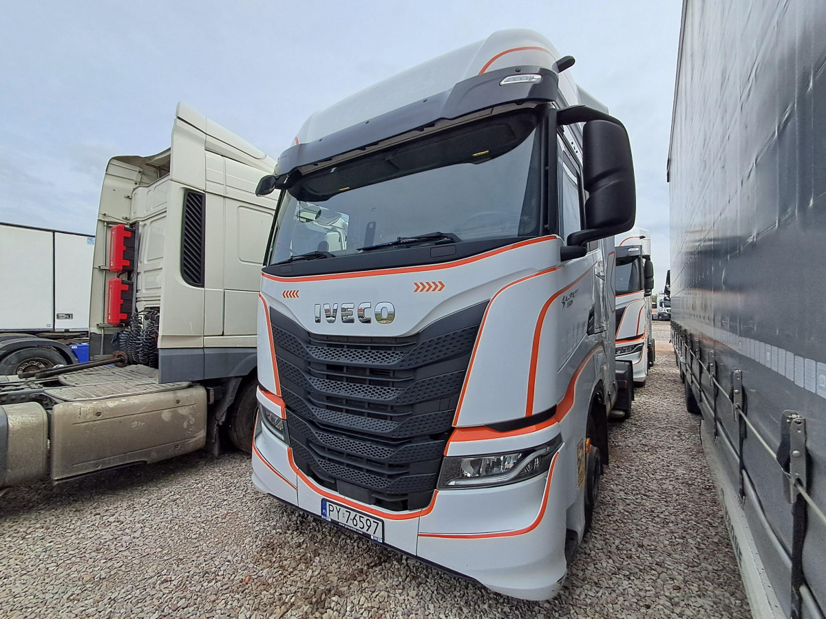 IVECO AS440ST/FP LT LNG CIĄGNIK SIODŁOWY - Влекач: снимка 3 IVECO AS440ST/FP LT LNG CIĄGNIK SIODŁOWY - Влекач: снимка 3