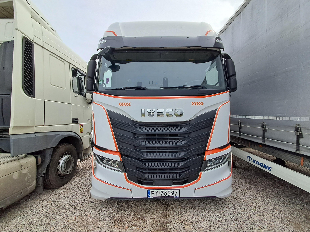 IVECO AS440ST/FP LT LNG CIĄGNIK SIODŁOWY - Влекач: снимка 2 IVECO AS440ST/FP LT LNG CIĄGNIK SIODŁOWY - Влекач: снимка 2