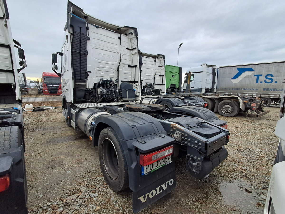 VOLVO FH 460 CIĄGNIK SIODŁOWY - Влекач: снимка 4 VOLVO FH 460 CIĄGNIK SIODŁOWY - Влекач: снимка 4
