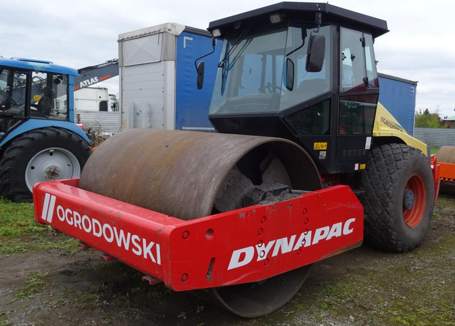 Walec DYNAPAC CA 302D 2011 - 3393 mth - CE - 15,9t - Валяк: снимка 2 Walec DYNAPAC CA 302D 2011 - 3393 mth - CE - 15,9t - Валяк: снимка 2