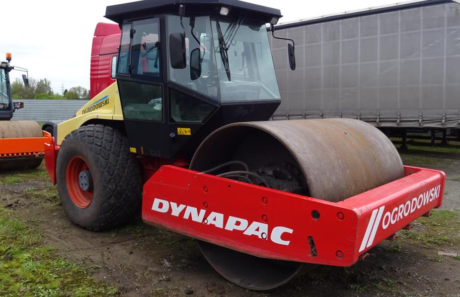 Walec DYNAPAC CA 302D 2011 - 3393 mth - CE - 15,9t - Валяк: снимка 1 Walec DYNAPAC CA 302D 2011 - 3393 mth - CE - 15,9t - Валяк: снимка 1
