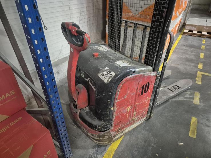 Wózek podnośnikowy – LINDE L14 – 2000 – 1.4 t – elektryczny - Стакер: снимка 4 Wózek podnośnikowy – LINDE L14 – 2000 – 1.4 t – elektryczny - Стакер: снимка 4