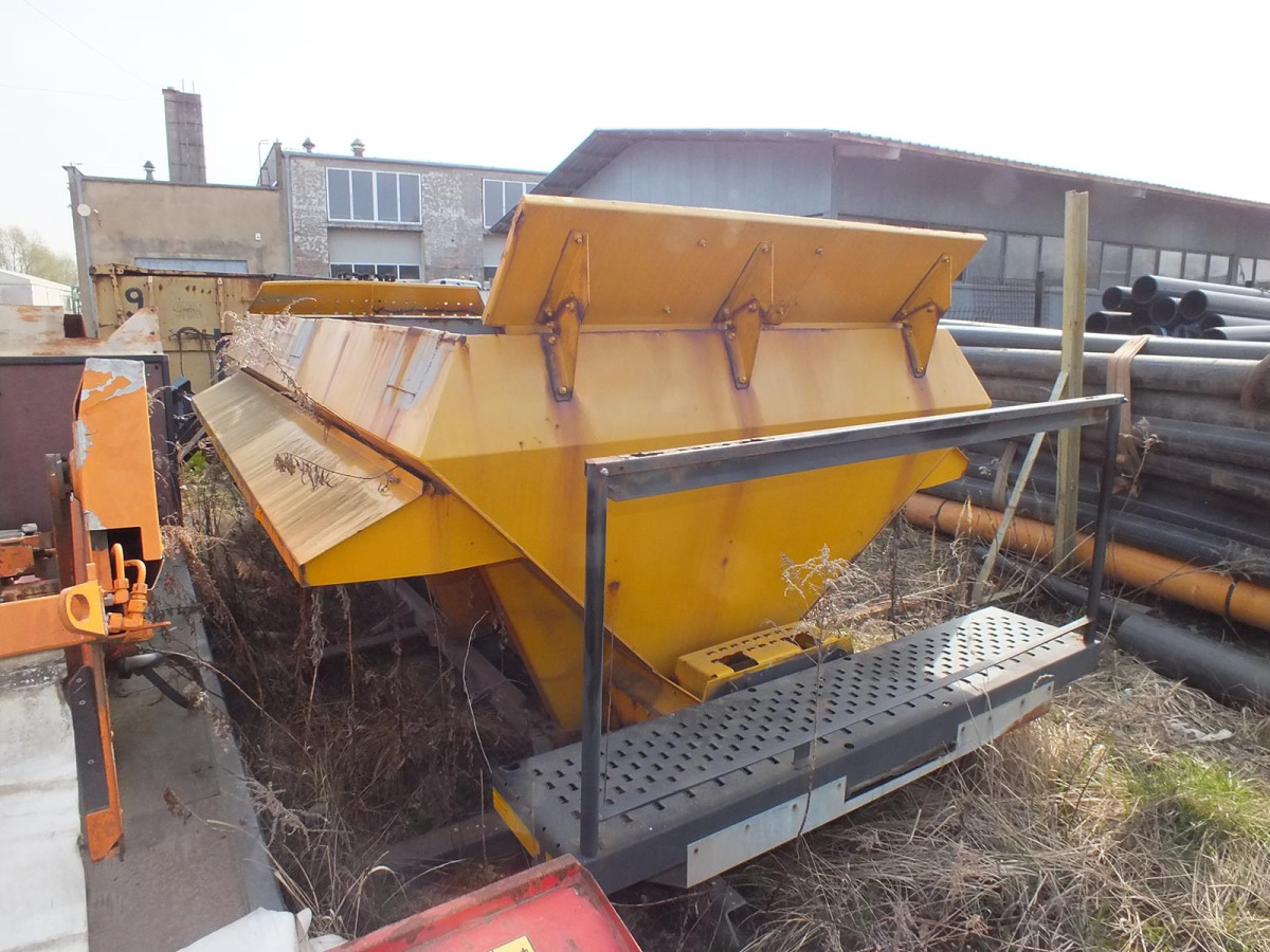 Zabudowa piaskarki ECON CMZCMCB - 2004 - 5m3 - Hydromotor - Машина за разпръскване на сол/ Пясък: снимка 3 Zabudowa piaskarki ECON CMZCMCB - 2004 - 5m3 - Hydromotor - Машина за разпръскване на сол/ Пясък: снимка 3