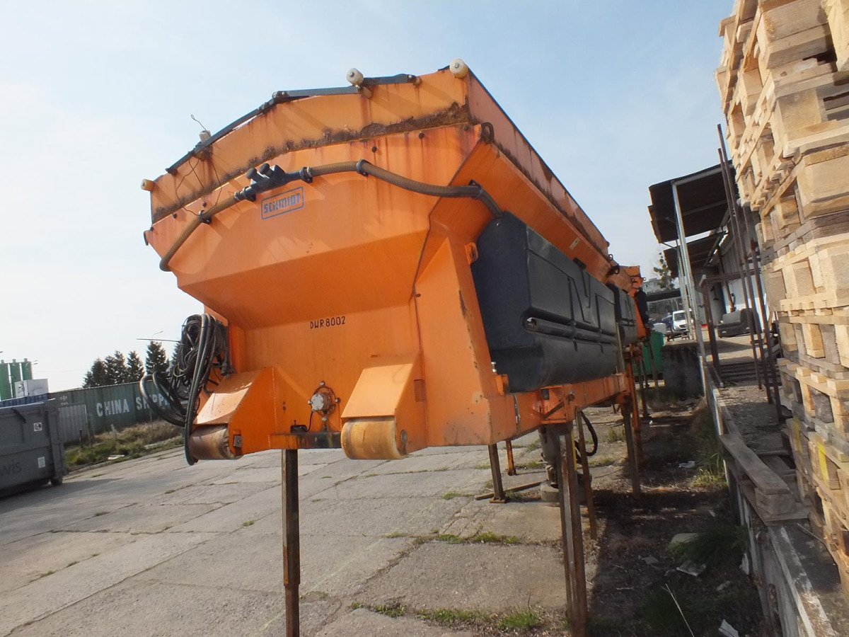 Zabudowa piaskarki SCHMIDT STRATOS S40-36 - 2003 - 4m3 - Napęd z pojazdu - Машина за разпръскване на сол/ Пясък: снимка 2 Zabudowa piaskarki SCHMIDT STRATOS S40-36 - 2003 - 4m3 - Napęd z pojazdu - Машина за разпръскване на сол/ Пясък: снимка 2