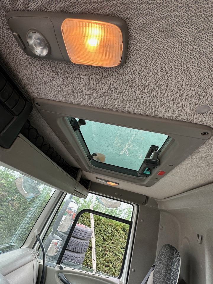 DAF CF 85.360 - Мултилифт с кука камион: снимка 2 DAF CF 85.360 - Мултилифт с кука камион: снимка 2