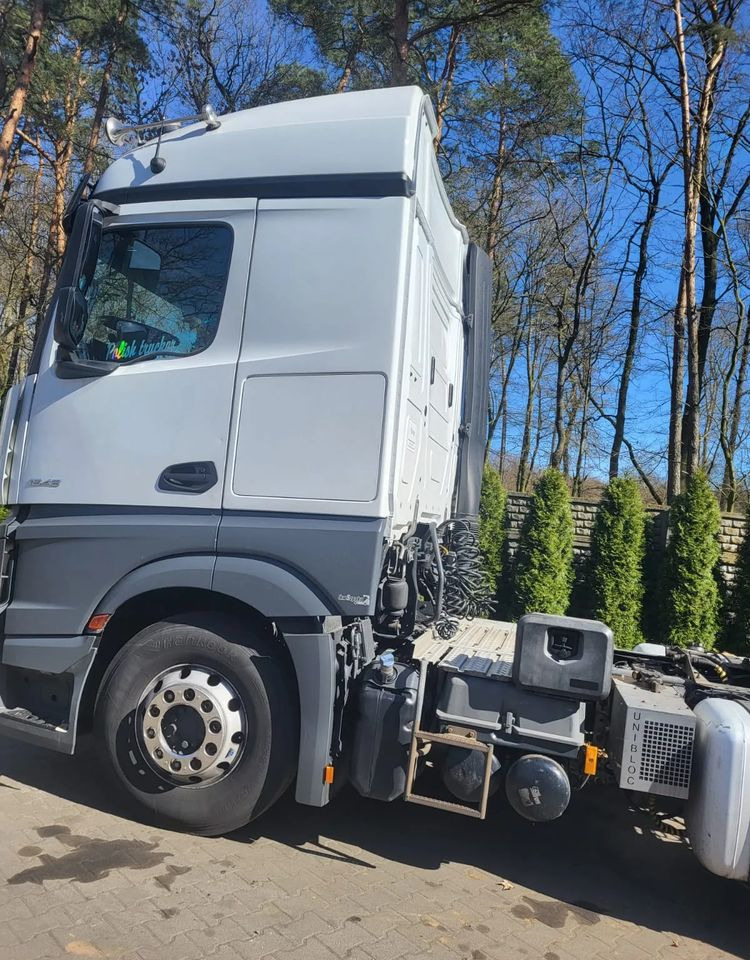 Mercedes-Benz Actros 1843 LS - Влекач: снимка 3 Mercedes-Benz Actros 1843 LS - Влекач: снимка 3