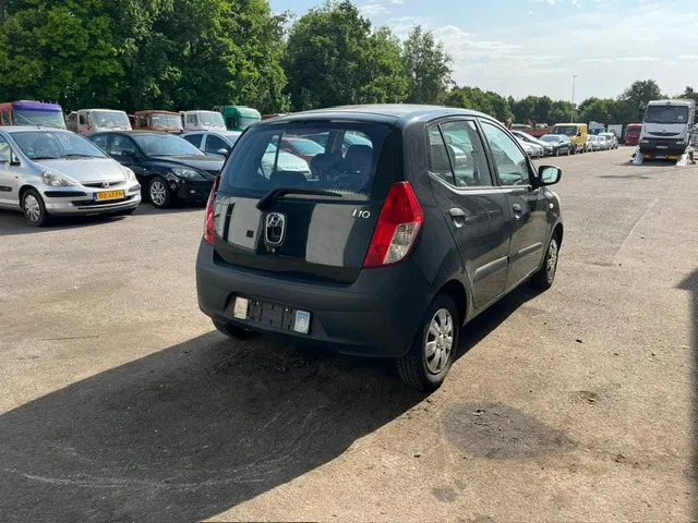 Hyundai i10 ,1.1 , 5 doors , Belgium Regestration - Хечбек: снимка 3 Hyundai i10 ,1.1 , 5 doors , Belgium Regestration - Хечбек: снимка 3