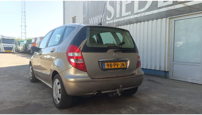 Mercedes-Benz A-Klasse 170 , Airco , leder , distrbute ketting maakt lawaai - Хечбек: снимка 5 Mercedes-Benz A-Klasse 170 , Airco , leder , distrbute ketting maakt lawaai - Хечбек: снимка 5