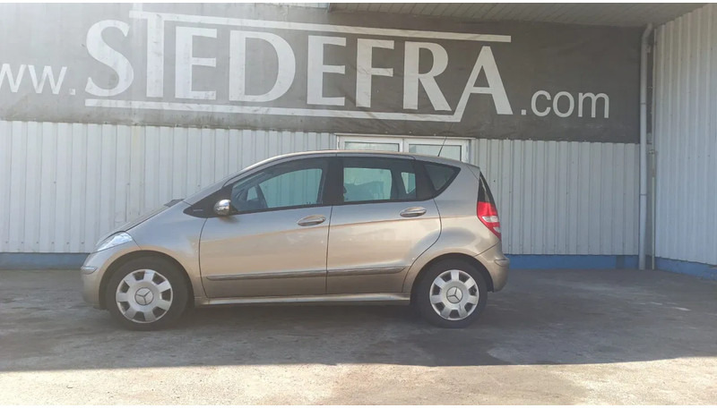 Mercedes-Benz A-Klasse 170 , Airco , leder , distrbute ketting maakt lawaai - Хечбек: снимка 2 Mercedes-Benz A-Klasse 170 , Airco , leder , distrbute ketting maakt lawaai - Хечбек: снимка 2