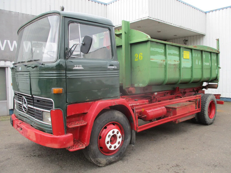 Mercedes-Benz LP 1319 , Oldtimer - Мултилифт с кука камион: снимка 4 Mercedes-Benz LP 1319 , Oldtimer - Мултилифт с кука камион: снимка 4