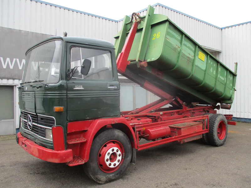 Mercedes-Benz LP 1319 , Oldtimer - Мултилифт с кука камион: снимка 1 Mercedes-Benz LP 1319 , Oldtimer - Мултилифт с кука камион: снимка 1
