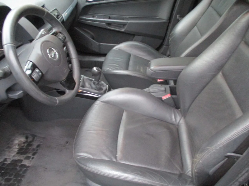 Комби Opel Astra 1.7 CDTI , NOT RUNNING , Navi , Airco , lederen bekleding: снимка 11