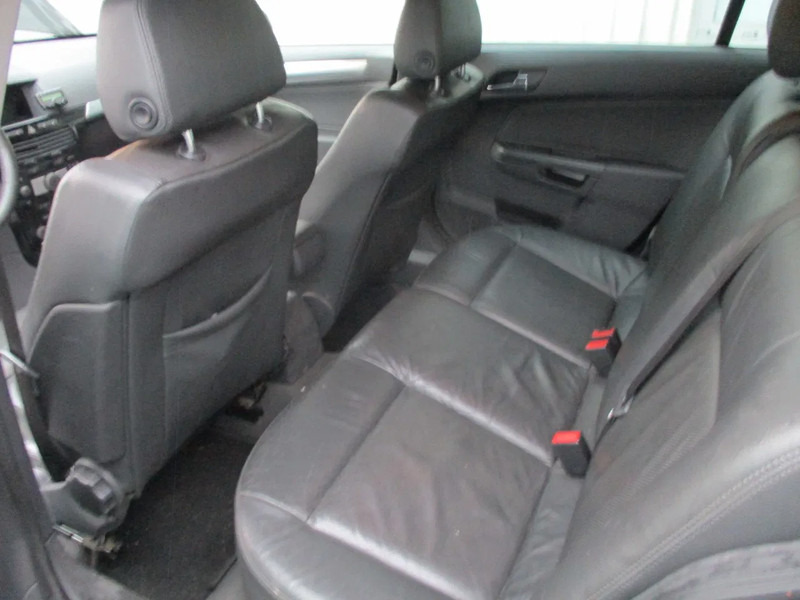 Комби Opel Astra 1.7 CDTI , NOT RUNNING , Navi , Airco , lederen bekleding: снимка 15