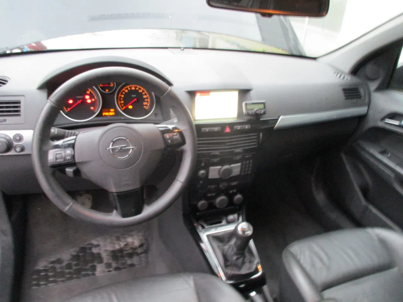Комби Opel Astra 1.7 CDTI , NOT RUNNING , Navi , Airco , lederen bekleding: снимка 12