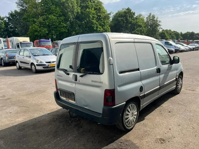 Peugeot Partner 1.9 D , Airco , Belgium Regestration - Малък ван: снимка 3 Peugeot Partner 1.9 D , Airco , Belgium Regestration - Малък ван: снимка 3