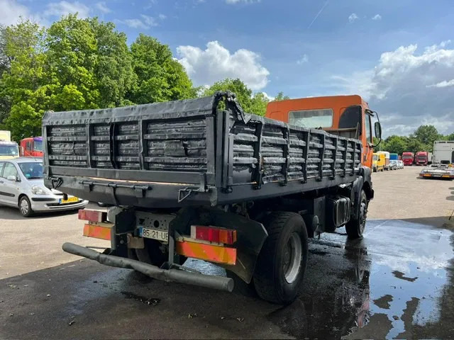 Renault Kerax 270 DCI , Manual , 3 way tipper , Spring suspension - Самосвал камион: снимка 3 Renault Kerax 270 DCI , Manual , 3 way tipper , Spring suspension - Самосвал камион: снимка 3
