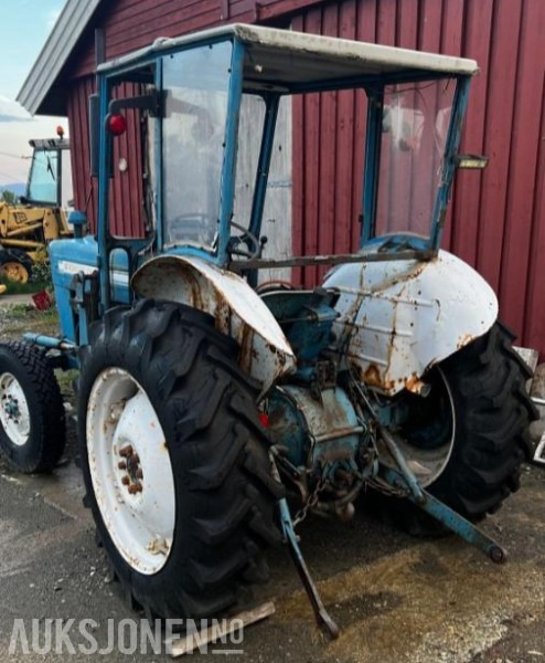 1970 Ford 3000 med lasteapparat - Трактор: снимка 3 1970 Ford 3000 med lasteapparat - Трактор: снимка 3