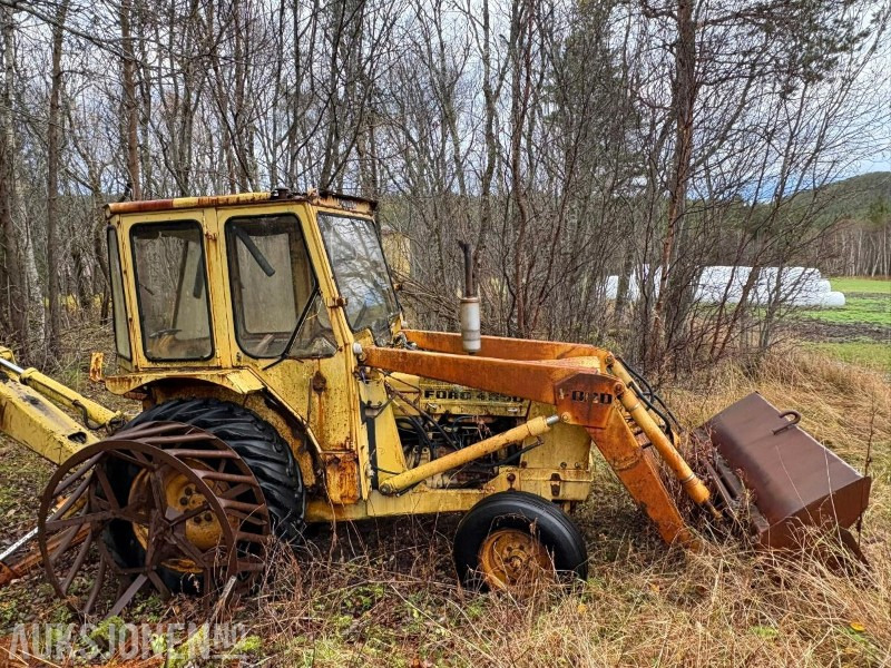 1975 FORD 4550 TRAKTORGRAVER - Трактор: снимка 4 1975 FORD 4550 TRAKTORGRAVER - Трактор: снимка 4