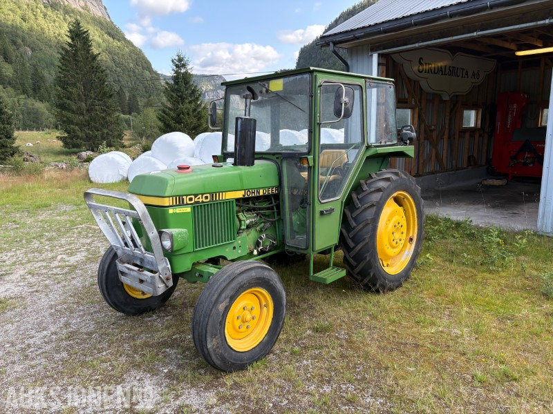 1983 John Deere 1040 - Трактор: снимка 1 1983 John Deere 1040 - Трактор: снимка 1