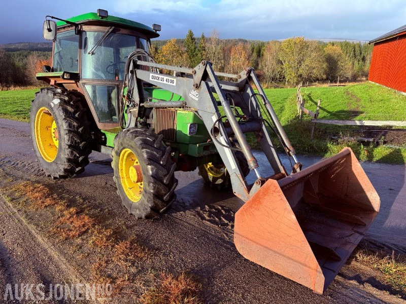1983 John Deere 2040 SYNCHRON 9527 timer m/ Frontlasterskuffe - Трактор: снимка 2 1983 John Deere 2040 SYNCHRON 9527 timer m/ Frontlasterskuffe - Трактор: снимка 2