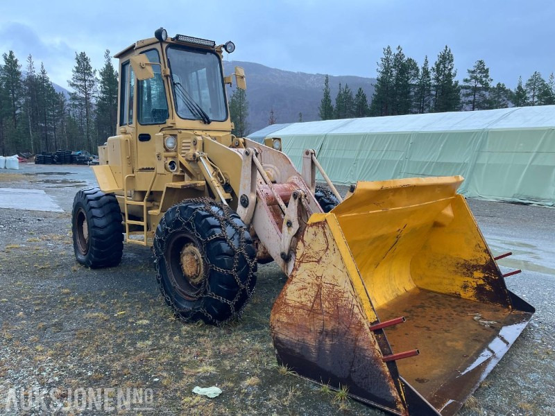 1984 Cat 930 Hjullaster selges som reparasjons objekt - Колесен товарач: снимка 4 1984 Cat 930 Hjullaster selges som reparasjons objekt - Колесен товарач: снимка 4