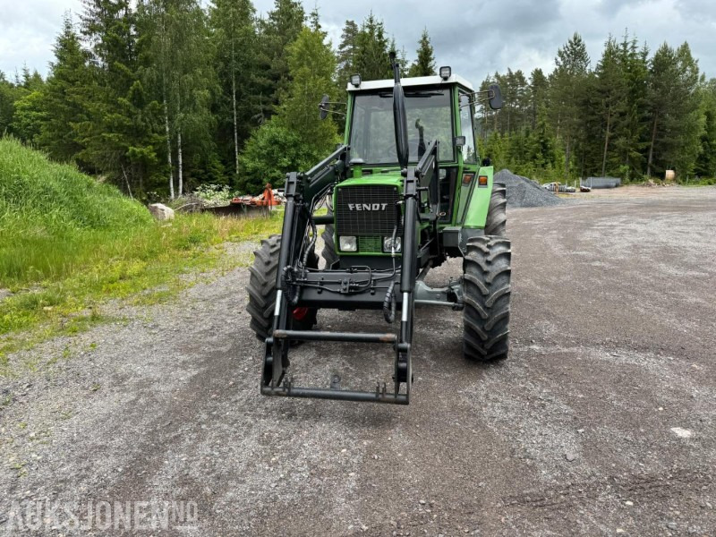 1984 Fendt Farmer Turbomatik 304LS AX Traktor m/Trima 1320 frontlaster - Трактор: снимка 2 1984 Fendt Farmer Turbomatik 304LS AX Traktor m/Trima 1320 frontlaster - Трактор: снимка 2