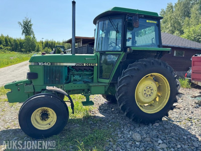 1984 John Deere 1640 SYNCHRON 2WD traktor - Трактор: снимка 1 1984 John Deere 1640 SYNCHRON 2WD traktor - Трактор: снимка 1