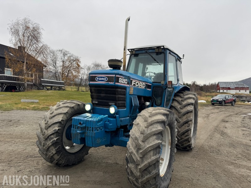 1985 Ford 8210 FWD traktor - Трактор: снимка 2 1985 Ford 8210 FWD traktor - Трактор: снимка 2