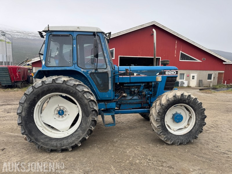 1985 Ford 8210 FWD traktor - Трактор: снимка 5 1985 Ford 8210 FWD traktor - Трактор: снимка 5