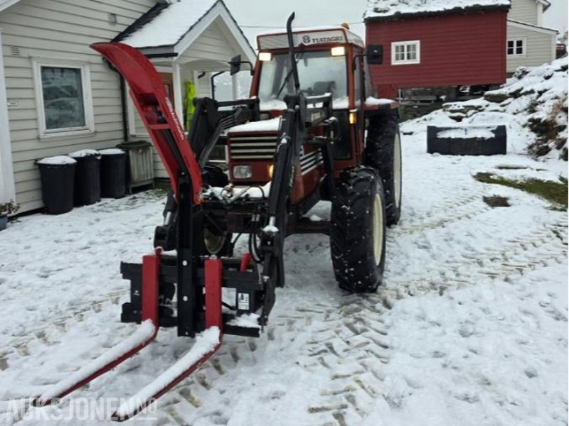 1986 Fiat 80-90 MVA FRI TRAKTOR MED FRONSKUFFE OG TRIMA FRONTLASTER - Трактор: снимка 2 1986 Fiat 80-90 MVA FRI TRAKTOR MED FRONSKUFFE OG TRIMA FRONTLASTER - Трактор: снимка 2