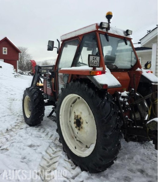 1986 Fiat 80-90 MVA FRI TRAKTOR MED FRONSKUFFE OG TRIMA FRONTLASTER - Трактор: снимка 3 1986 Fiat 80-90 MVA FRI TRAKTOR MED FRONSKUFFE OG TRIMA FRONTLASTER - Трактор: снимка 3