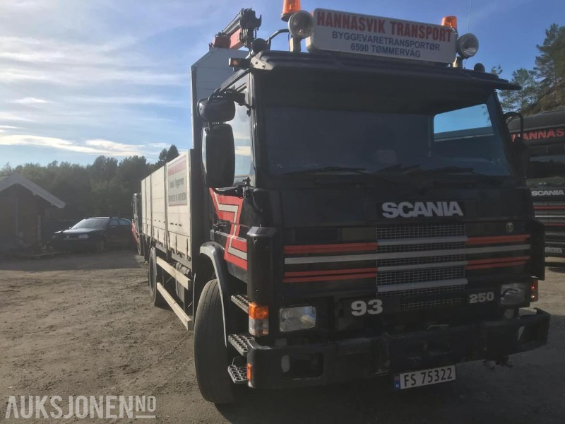 Камион с кран 1994 Scania P-93 M - Planbil med bakmontert kran - Palfinger PK 7501: снимка 1