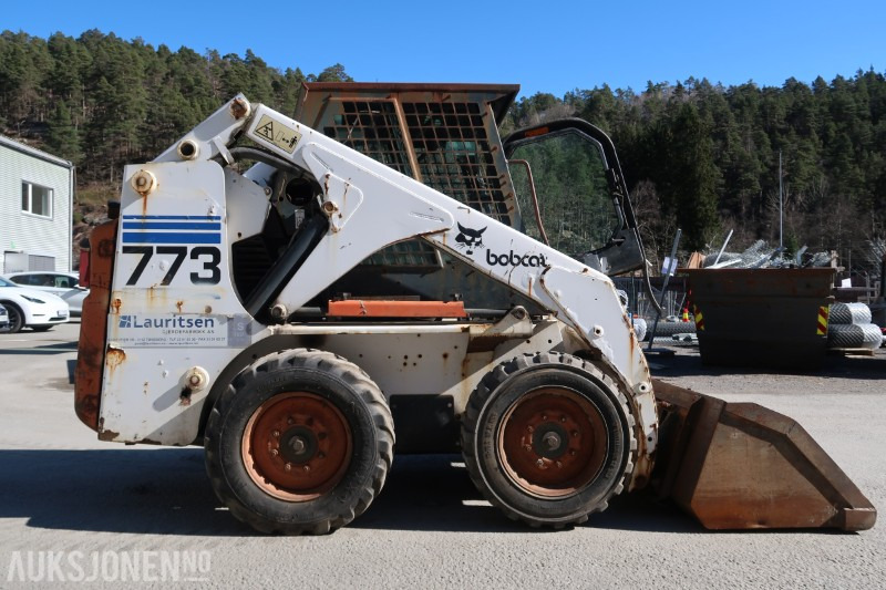 1997 Bobcat 773 Kompaktlaster / Mye utstyr / 1925 timer - Мини челен товарач: снимка 4 1997 Bobcat 773 Kompaktlaster / Mye utstyr / 1925 timer - Мини челен товарач: снимка 4