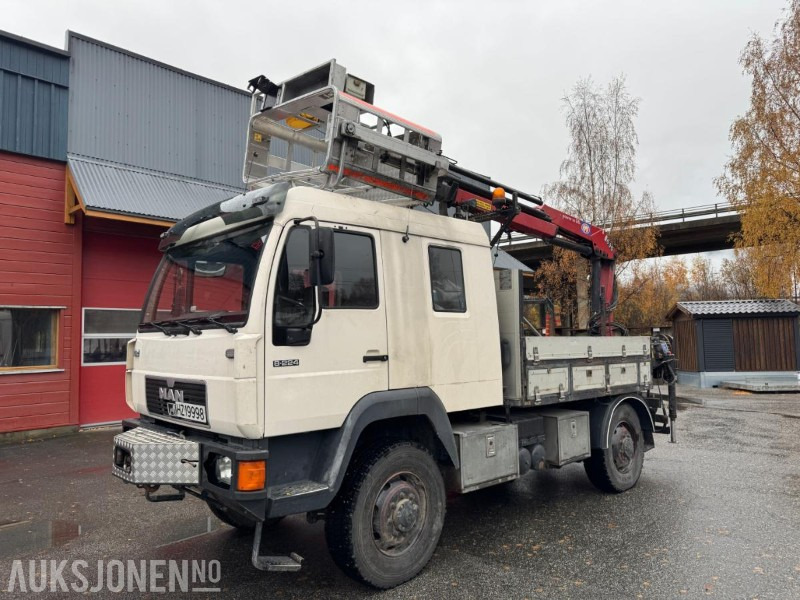 1997 MAN 8.224 LAEC 4x4 linjebil med kran og selvnivellerende mannskapskorg - Камион с кран: снимка 1 1997 MAN 8.224 LAEC 4x4 linjebil med kran og selvnivellerende mannskapskorg - Камион с кран: снимка 1