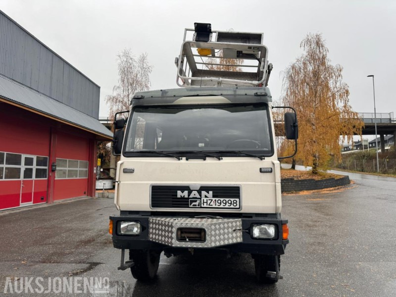 1997 MAN 8.224 LAEC 4x4 linjebil med kran og selvnivellerende mannskapskorg - Камион с кран: снимка 2 1997 MAN 8.224 LAEC 4x4 linjebil med kran og selvnivellerende mannskapskorg - Камион с кран: снимка 2