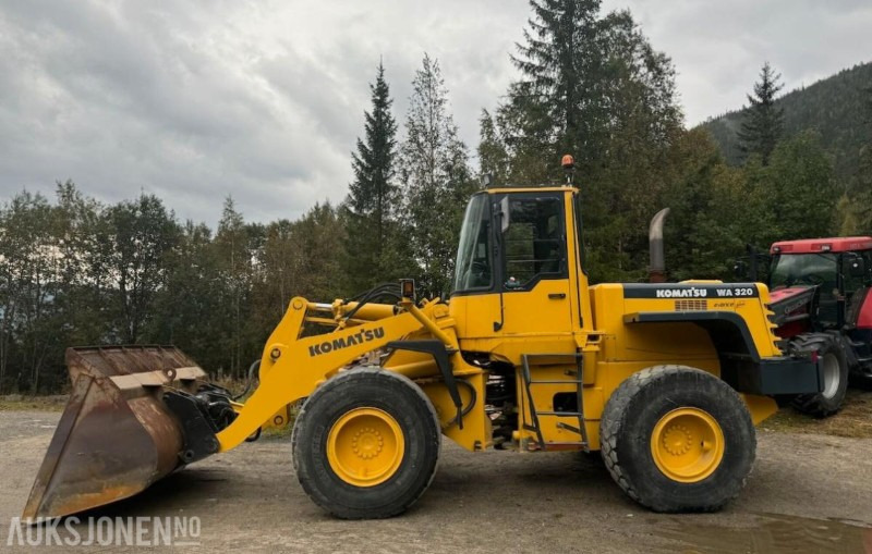 1998 Komatsu WA-320-3H Hjullaster - Колесен товарач: снимка 3 1998 Komatsu WA-320-3H Hjullaster - Колесен товарач: снимка 3