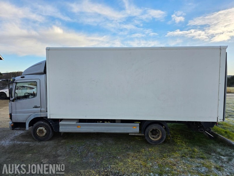 Лизинг на  2001 Mercedes-Benz 817L/42 ATEGO SKAPBIL 36m³ MED LASTELEM 2001 Mercedes-Benz 817L/42 ATEGO SKAPBIL 36m³ MED LASTELEM: снимка 9