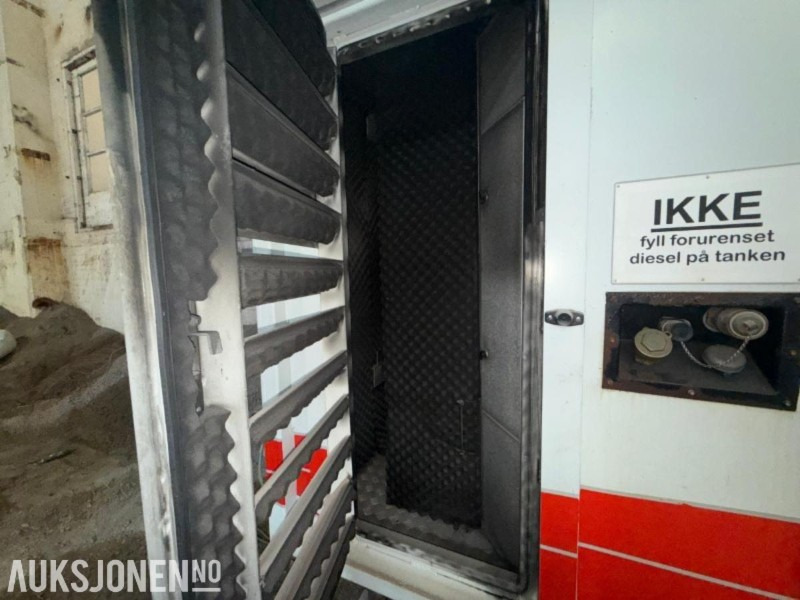 2001 SDMO JS180K aggregat - 180 kVA - Satema - 24 169 t - Biltilhenger - Строително оборудване: снимка 4 2001 SDMO JS180K aggregat - 180 kVA - Satema - 24 169 t - Biltilhenger - Строително оборудване: снимка 4