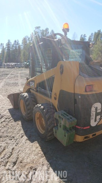 2002 Cat 216 kompaktlaster med motorvarmer - Мини челен товарач: снимка 5 2002 Cat 216 kompaktlaster med motorvarmer - Мини челен товарач: снимка 5