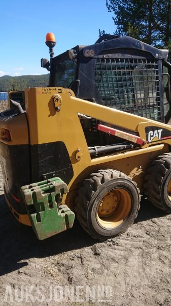 2002 Cat 216 kompaktlaster med motorvarmer - Мини челен товарач: снимка 4 2002 Cat 216 kompaktlaster med motorvarmer - Мини челен товарач: снимка 4