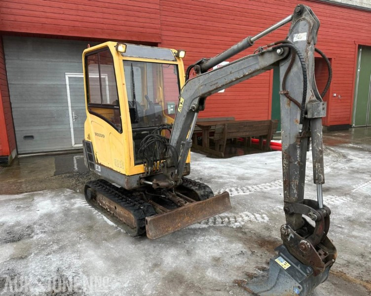 2002 Volvo EC20xt minigraver PUSSESKUFFE TANNSKUFFE MVA FRI 7136 timer - Мини багер: снимка 3 2002 Volvo EC20xt minigraver PUSSESKUFFE TANNSKUFFE MVA FRI 7136 timer - Мини багер: снимка 3