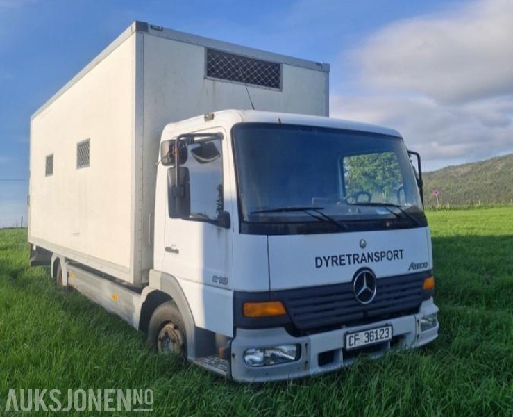 2003 Mercedes-Benz 818 - Skapbil/dyretansportbil - За превоз на животни камион: снимка 3 2003 Mercedes-Benz 818 - Skapbil/dyretansportbil - За превоз на животни камион: снимка 3