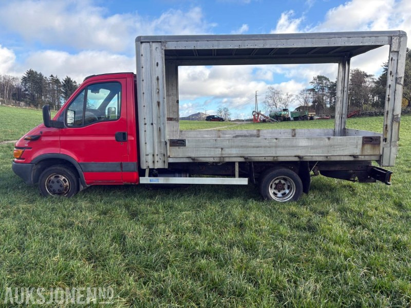 2004 Iveco Daily Med aluminiums plan og kapell ramme - Бордови камион: снимка 3 2004 Iveco Daily Med aluminiums plan og kapell ramme - Бордови камион: снимка 3