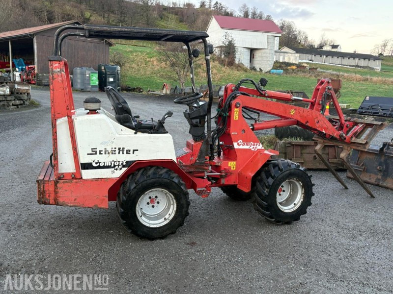 2004 Schäffer 3033S kompakt hjullaster med mye utstyr - Мини челен товарач: снимка 5 2004 Schäffer 3033S kompakt hjullaster med mye utstyr - Мини челен товарач: снимка 5