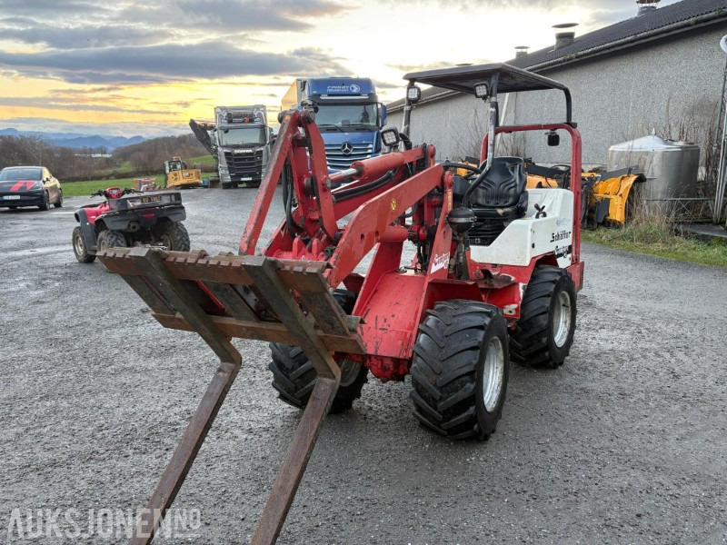 2004 Schäffer 3033S kompakt hjullaster med mye utstyr - Мини челен товарач: снимка 1 2004 Schäffer 3033S kompakt hjullaster med mye utstyr - Мини челен товарач: снимка 1