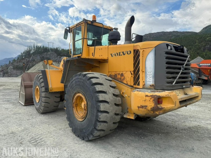 2005 Volvo L220E HJULLASTER - 15364 Timer - Колесен товарач: снимка 4 2005 Volvo L220E HJULLASTER - 15364 Timer - Колесен товарач: снимка 4